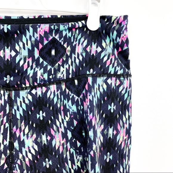 Victoria's Secret Athletic Patterned Capri Leggings - Picture 2 of 8